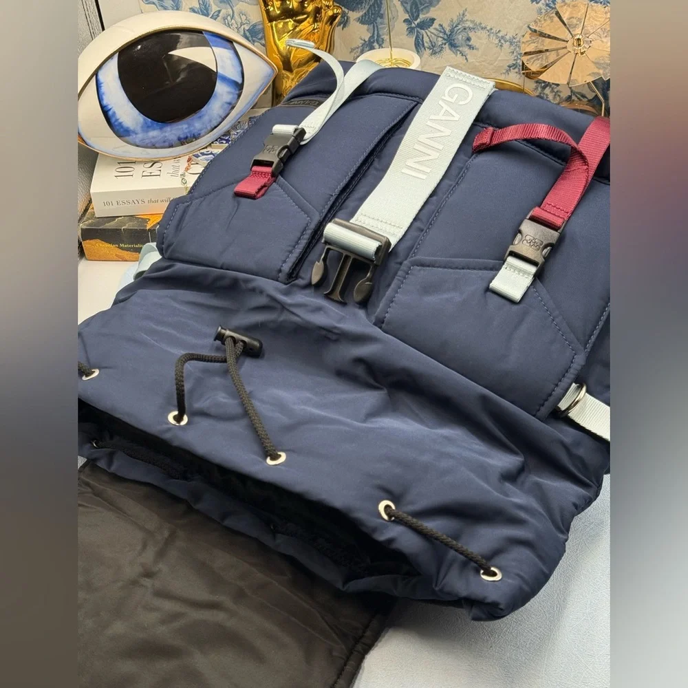 🆕 GANNI 🧿 NWT Recycled Tech Backpack, Peacoat Blue & Burgundy Straps